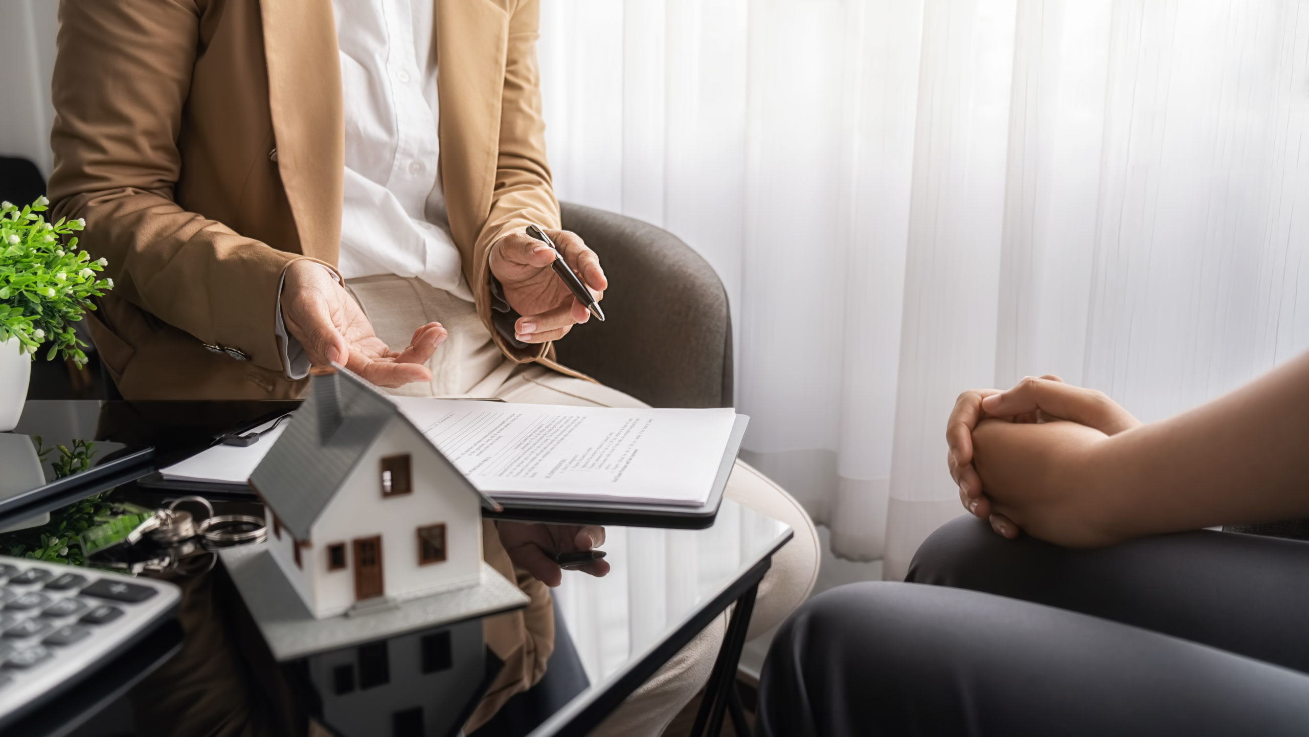 We are getting divorced – Do I have to sell the house?